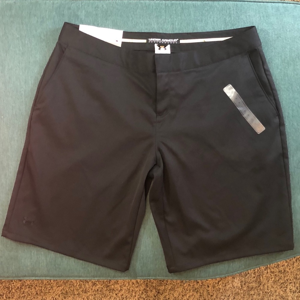 UNDER AMOUR women’s performance black short